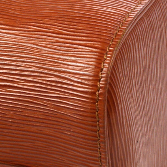 **SOLD**Louis Vuitton Epi Speedy 25 - Picture 4 of 8